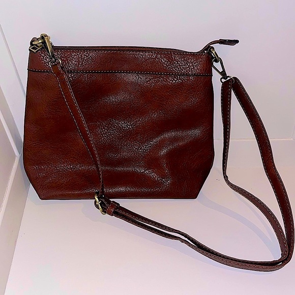 malibu skye Handbags - NWOT- Brown Leather Crossbody - classic and simple!